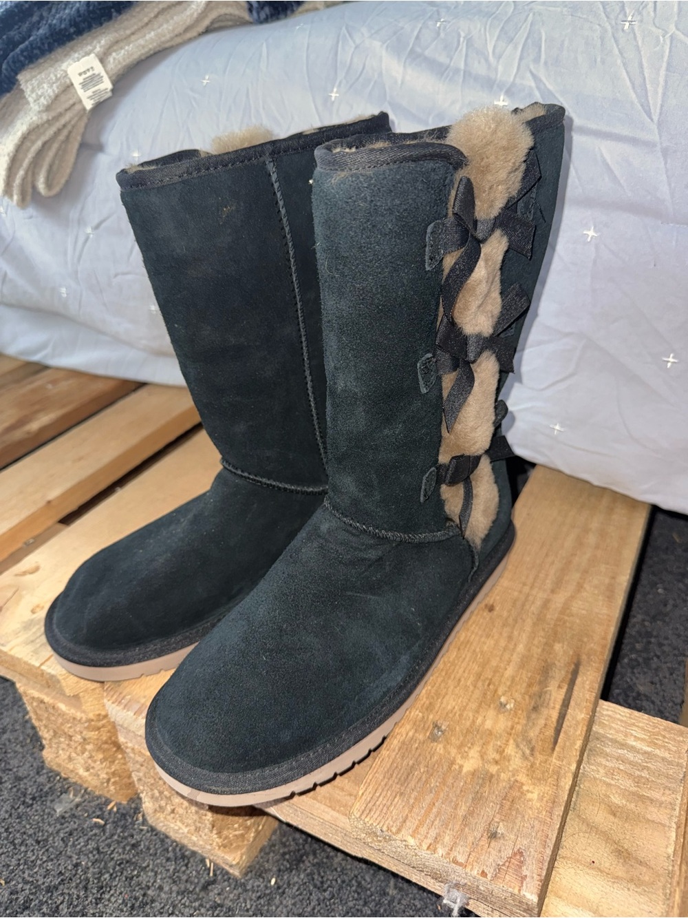 Koolaburra Black Suede Mid-Calf Boots with Tan Fur Trim and Back Bows